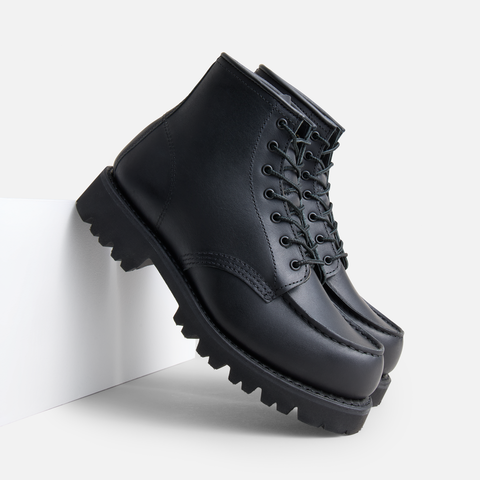 The all new Women's Porter Moc Toe boot